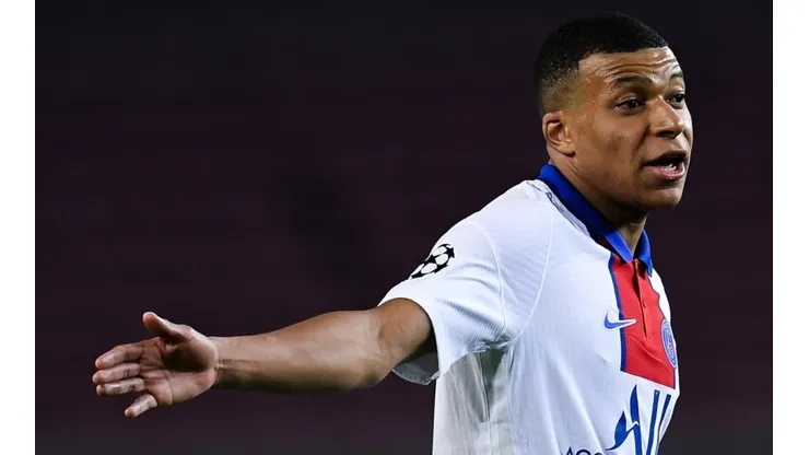 Kylian Mbappé durante un encuentro con PSG.