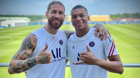 Sergio Ramos y Kylian Mbappé durante un entrenamiento del PSG.