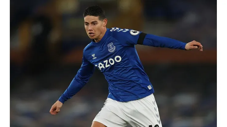 James Rodríguez en acción de juego con Everton.