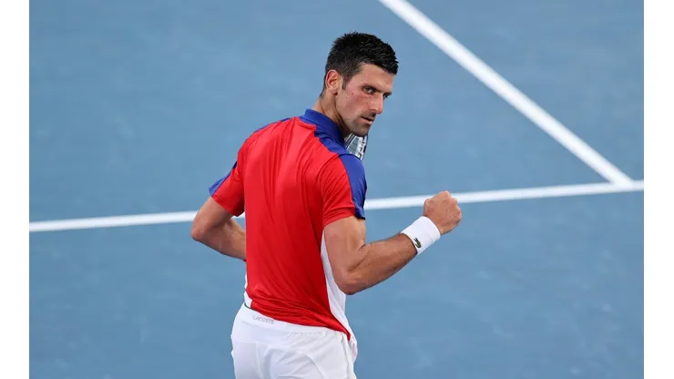 Novak Djokovic continúa a paso firme en Tokio 2020.