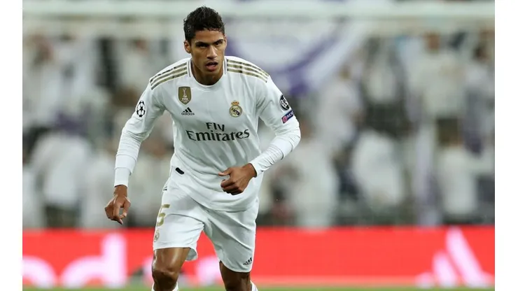 Raphael Varane durante un encuentro con Real Madrid.