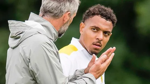 Donyell Malen, nuevo jugador del Borussia Dortmund.