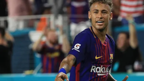 Neymar durante un encuentro con Barcelona.