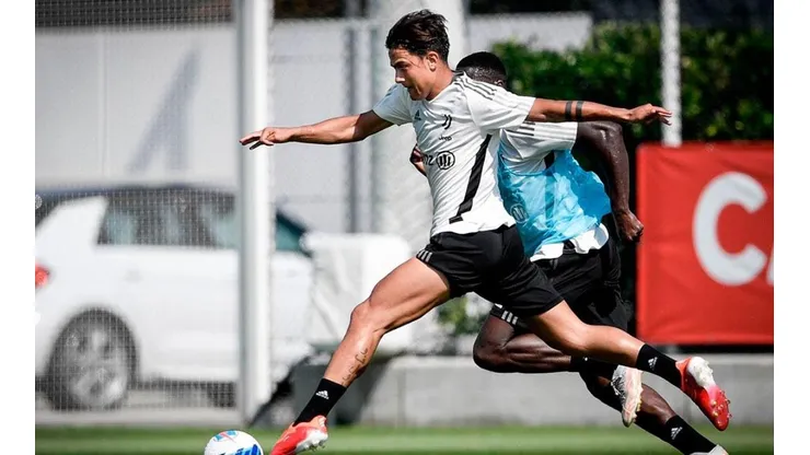 Dybala en entrenamiento con Juventus.