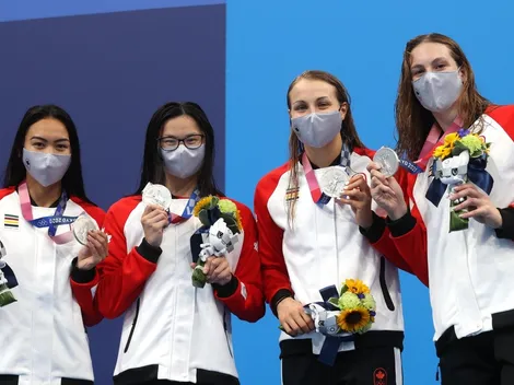 Tokio 2020: La emotiva forma de recibir medallas de las nadadoras canadienses al subir al podio