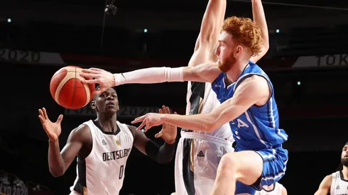 Nico Mannion y la insólita bandeja que erró.