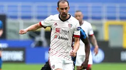 Diego Godín jugando con Cagliari.