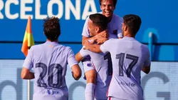 Jugadores del Barcelona festejan uno de los tantos ante Girona.