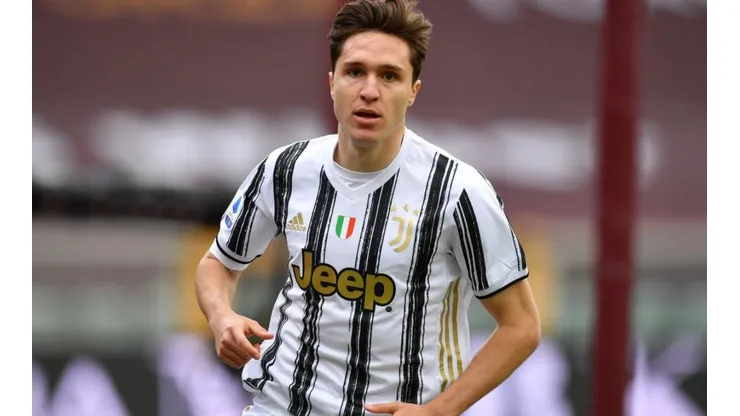 Federico Chiesa durante un encuentro con Juventus.