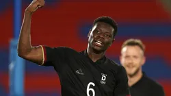 Ragnar Ache festeja uno de los goles de Alemania ante Arabia Saudita.