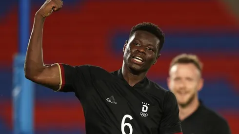 Ragnar Ache festeja uno de los goles de Alemania ante Arabia Saudita.