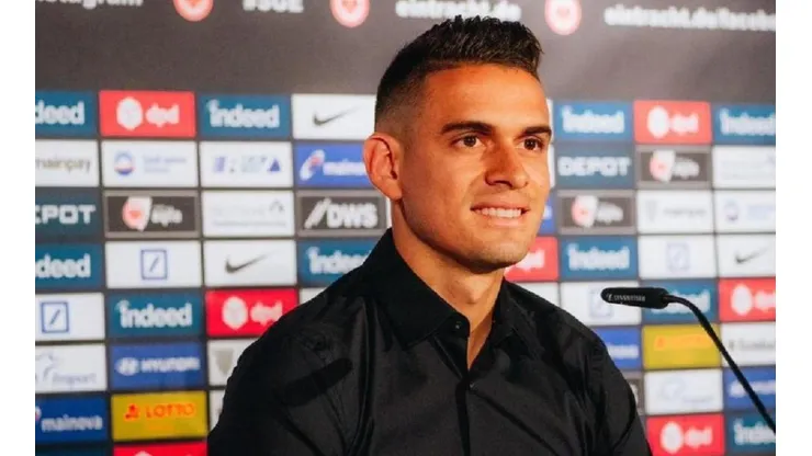 Rafael Santos Borré en su presentación en Eintracht Frankfurt.