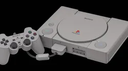 Encuentra una PS1 sin abrir en el ático de su abuelo