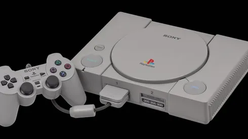 Encuentra una PS1 sin abrir en el ático de su abuelo