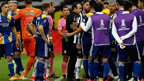Momentos calientes entre Atlético Mineiro y Boca Juniors.