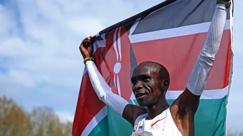 Eliud Kipchoge tiene el récord mundial en maratón.