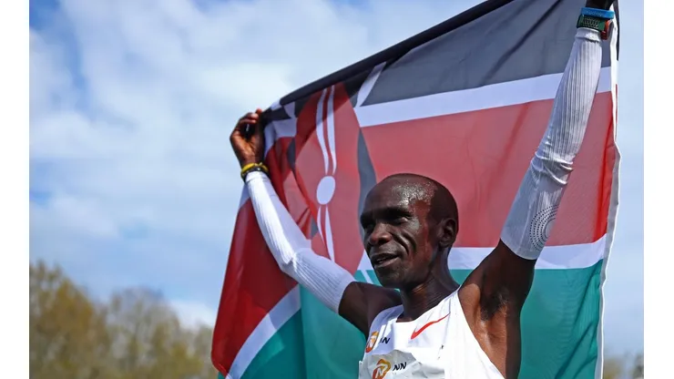Eliud Kipchoge tiene el récord mundial en maratón.
