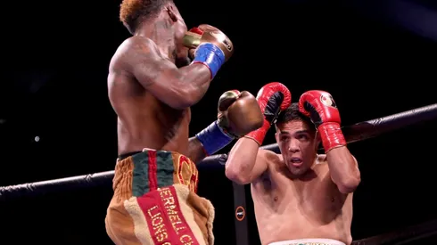 Brian Castaño reconoció que Charlo lo tuvo al borde del nocaut