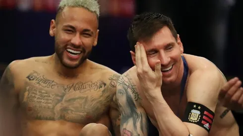 Momento de la charla de los tres juagdores.