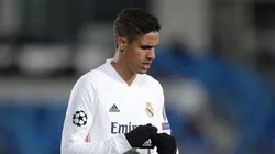 El futuro de Raphael Varane estaría en la Premier League.