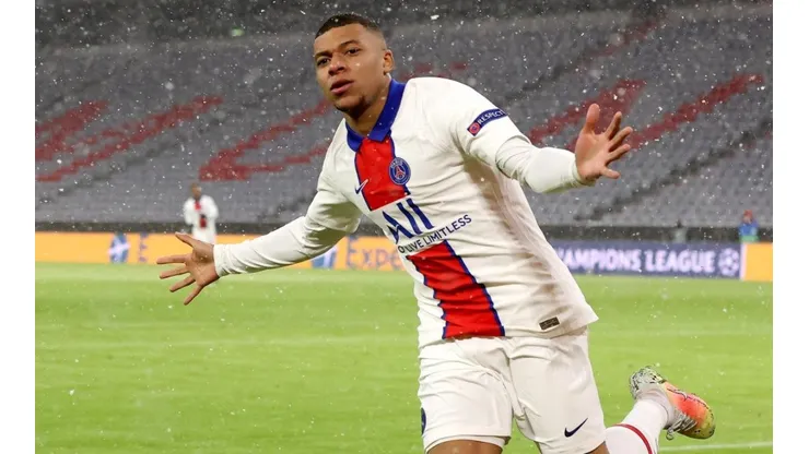 Kylian Mbappé durante un encuentro con PSG.