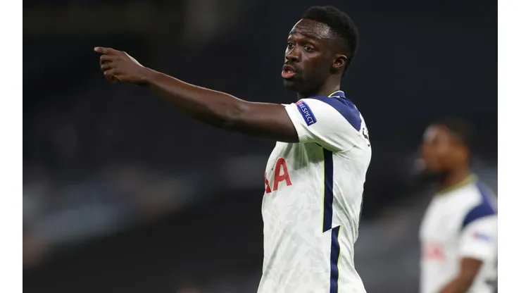 Davinson Sánchez en un encuentro con Tottenham.