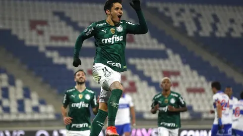 Festejo de gol de Raphael Veiga.