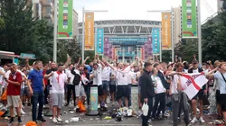 Desde temprano hubo incidentes en las cuadras cercanas a Wembley.