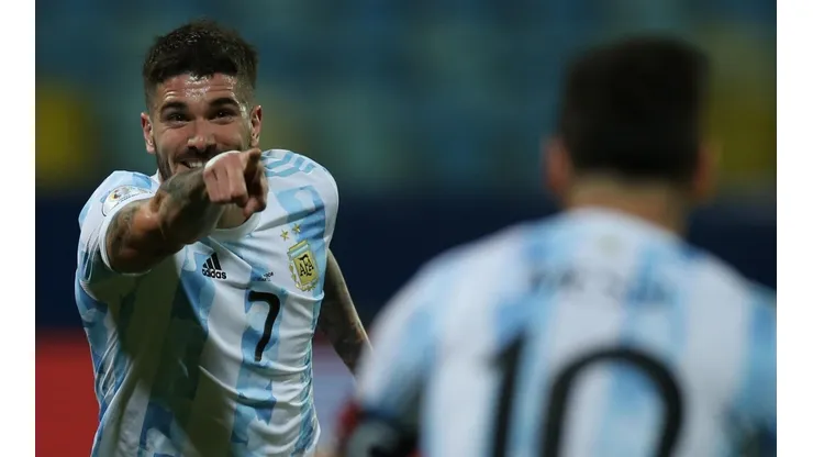 Rodrigo De Paul llega a Madrid con la Copa América bajo el brazo.