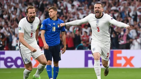 Luke Shaw festeja el 1-0 de Inglaterra ante Italia por la Eurocopa.