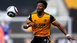 Adama Traoré en acción de juego con los Wolves.