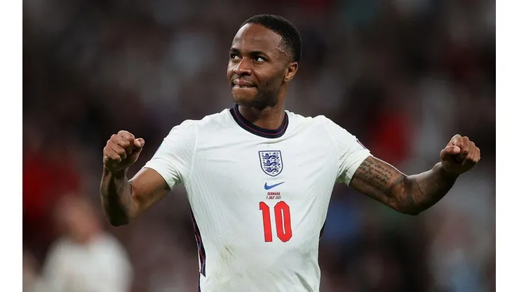 Festejo de Raheem Sterling con Inglaterra.