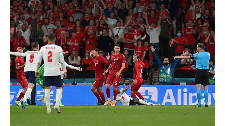 Momento del penal para Inglaterra.