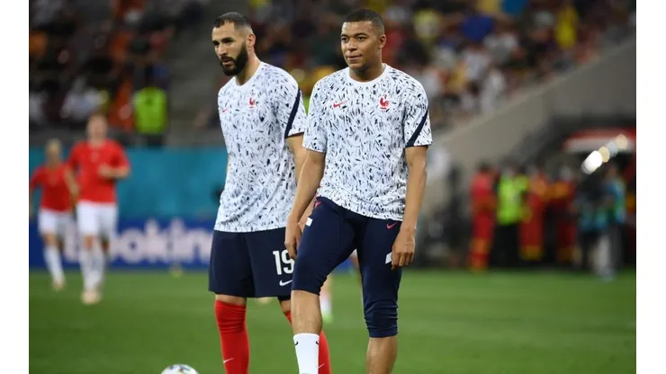 Karim Benzema y Kylian Mbappé durante un encuentro con Francia en la Euro.
