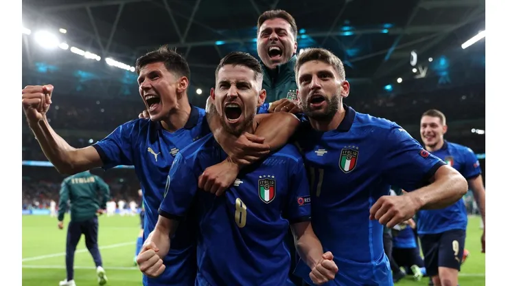 Italia festeja el pase a la final de la Eurocopa.