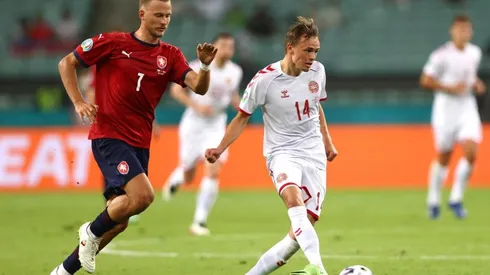 Acción de juego entre República Checa vs. Dinamarca.