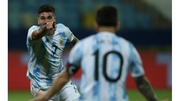 De Paul y Messi festejando el 1-0 parcial de Argentina.