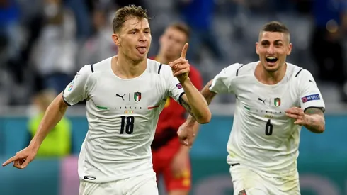 Nicolo Barella festeja el primer gol de Italia ante Bélgica por la Eurocopa