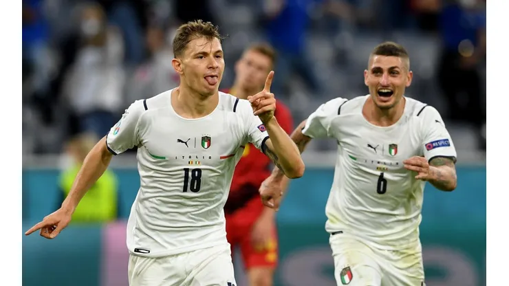 Nicolo Barella festeja el primer gol de Italia ante Bélgica por la Eurocopa