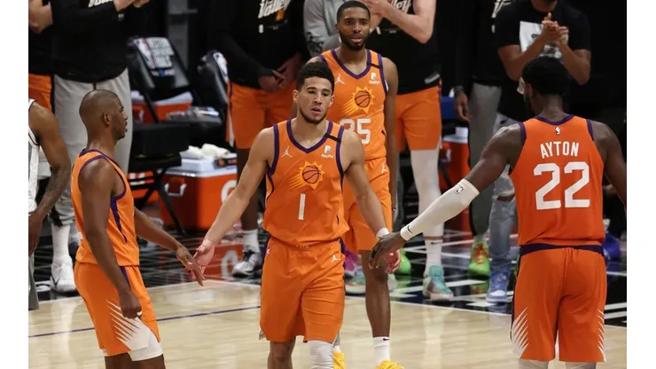 Chris Paul, Devin Booker, Mikal Bridges y DeAndre Ayton