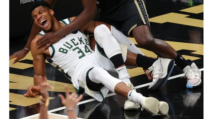 Giannis Antetokounmpo tras sufrir lesión