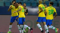 Festejo de gol de la selección de Brasil.