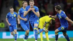 Festejo de gol de Ucrania contra Suecia.