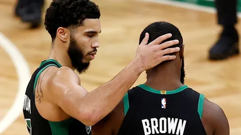 Jayson Tatum y Jaylen Brown