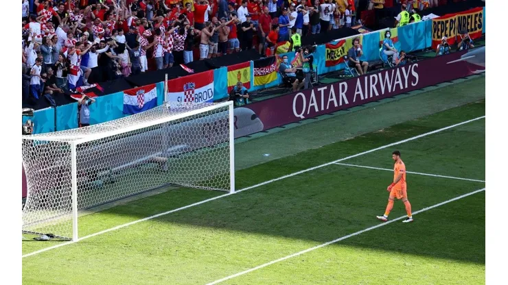 Momento del autogol de Unai Simón.