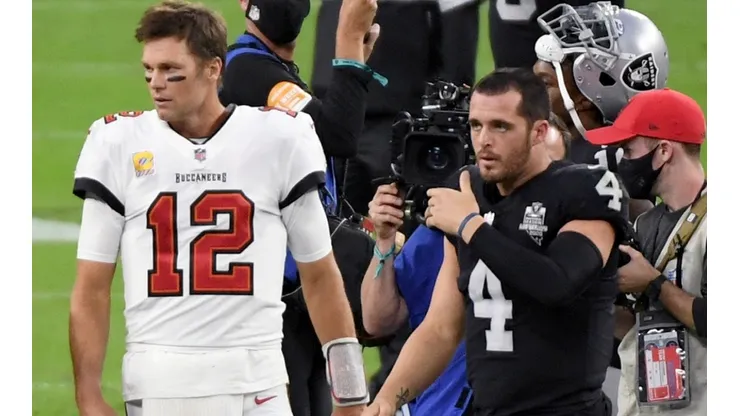 Tom Brady y Derek Carr
