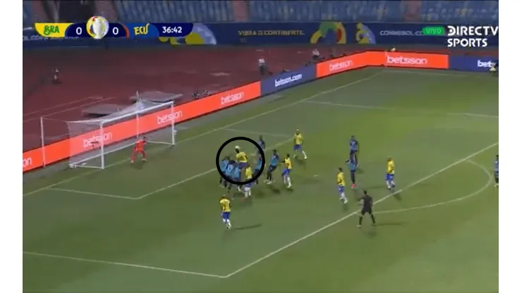 El cabezazo de Eder Militao.