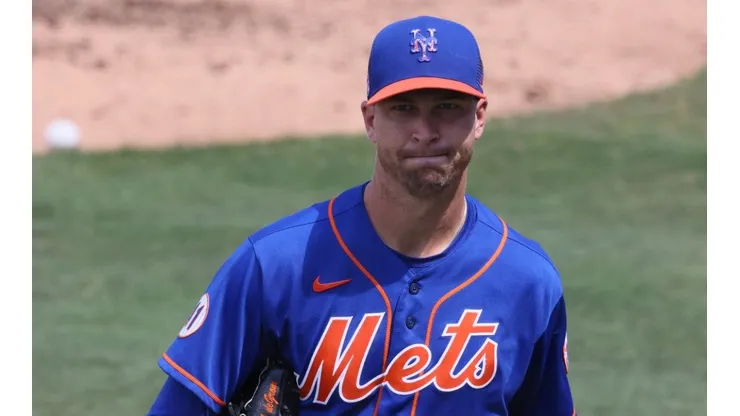 Jacob deGrom se marchó del encuentro sin decisión (Getty Images)