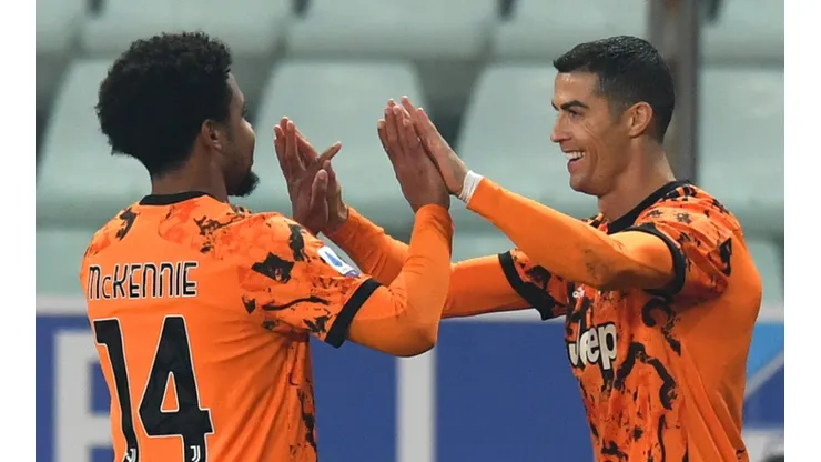 Weston McKennie y Cristiano Ronaldo