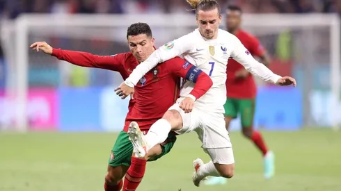 Cristiano Ronaldo y Antoine Griezmann durante la Eurocopa.
